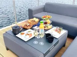 TraumZeitBoot Jutta - exklusiver Festlieger in perfekter Lage am Scharmützelsee Bad Saarow