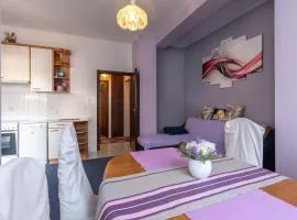 Apartment VITKO near the Beach with Private Parking & Grill Station
