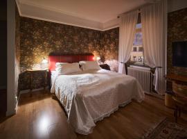 Hotell Läckö, hotel v destinaci Lidköping