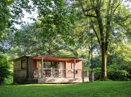 Huttopia Beaulieu sur Dordogne, hotel i Beaulieu-sur-Dordogne