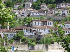 Guesthouse & hostel Lorenc, hótel í Berat