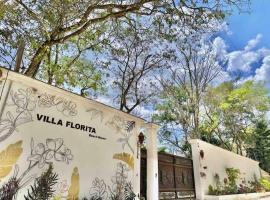 Villa Florita Beach House, strandhotell i El Remate