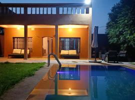 Villa Ama, ξενοδοχείο με πισίνα στο Μαρακές