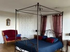 chambre romantique dans le château de la Bouchatte
