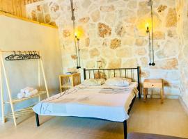 Bademlique Stone Rooms, hotel in Kas