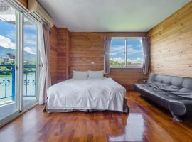 Bishui Shanju Lakeside B&B, hotel v destinaci Yuchi