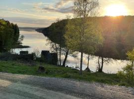 Trivelig nyoppusset hus ved femsjøen., hotel sa Halden