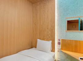 Boxtel @ Suvarnabhumi Airport, capsule hotel in Lat Krabang