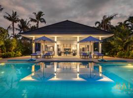 Villa Akasa Segara Beachfront and Private Pool, hotel en Banjar