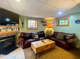 Boyne Mountain Getaway, Unit B, lejlighedshotel i Boyne Falls