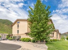 Comfort Inn & Suites Glenwood Springs On The River, hotel in Glenwood Springs