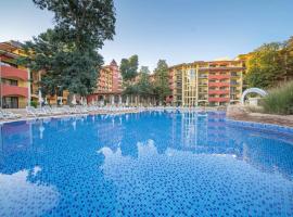 AquaClub GRIFID Hotel Bolero - Ultra All Inclusive & Private Beach, golfhótel í Golden Sands