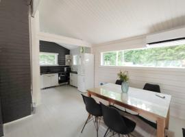 Lake Cottage with sauna (near City)