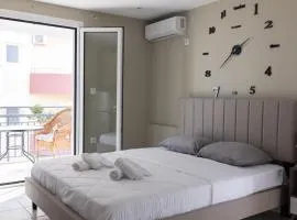 AIOLOS LUXURY agios dimitrios center apartment 4
