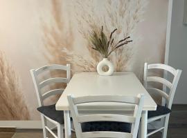 Ferienwohnung zum kleinen Obstgarten, hotel v destinaci Ribnitz-Damgarten