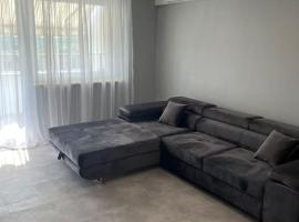 Charmante Ferienwohnung mit Klimaanlage !, hotel a Mainaschaff