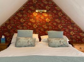 Barnacle Barn, North Norfolk, hotel with parking in Roughton