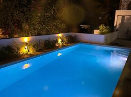 MAISON FLORAL, Bed & Breakfast in Saly Portudal