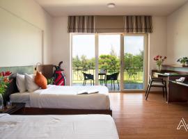Clover Greens Golf Course and Resort, hotel v destinaci Sarjāpur