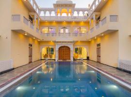 StayVista's Panna Garh - Rajsamand - Private Pool with Bar & Indoor-Outdoor Activities, hotel med parkering i Udaipur