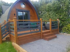 Glamorous Glamping, guest house in Belmullet