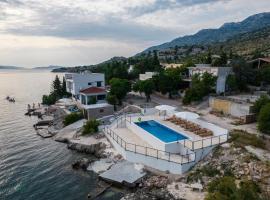 Luxury Villa Solis, stuga i Karlobag