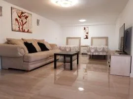 DELUXE Studio ATHOS 50 MP Garden patio BENALMADENA Golf & Beach