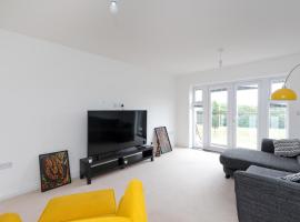 `isimi Ashford Kent [ Modern New Built 4 Bedroom House ], appartamento a Kent