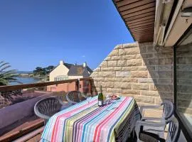 Apartment Belle Vue Mer et Groix - POE300 by Interhome