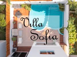 Villa Sofía Holiday Accommodations, hotel near House of Culture, Cancún