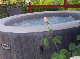 Clisura Dunarii Casutele Danca, hotel con tinas de hidromasaje en Eşelniţa