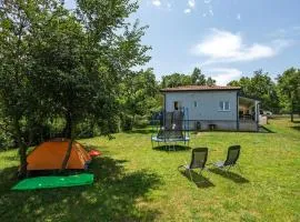 2 Bedroom Nice Home In Krsan