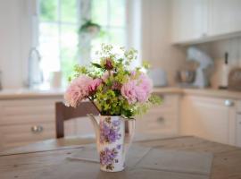 Vakker leilighet - stor parkeringsplass 10min fra Bergen