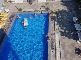 Mareti777 โรงแรมในKvariat'i