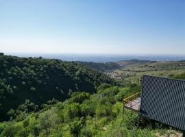 SweeDom A-Frame, holiday home in Besqaynar