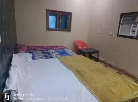 Goroomgo Shree Anand Guest House Mathura