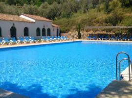 Finca Valbono Apartamentos Rurales y Hotel – hotel w mieście Aracena