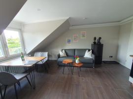 Neumühler Hof - moderne Ferienwohnung "Janica" mit entspannte Lage, kurze Fahrt zur Stadt mit kostenfreien Wlan und Netflix, hotel di Schwerin