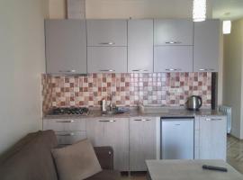 Studio, hotel in Angisa