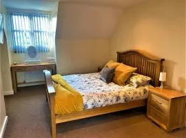 ThreeStorey Townhouse - Free parking