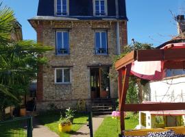 2 Chambres d 'hôtes chez un particulier avec piscine, atostogų būstas mieste Saint-Leu-la-Forêt