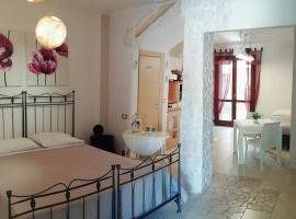 Villa Pan con cucina e giardino esclusivo, holiday rental in Taranto