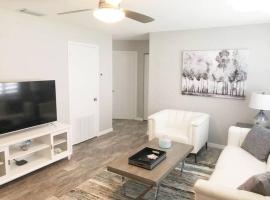 Modern Apartment - 1 of 4, hotel with parking in Punta Gorda