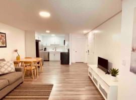 Unit #201 Cozy Mountain View 1BR in DT、キャンモアのホテル