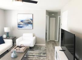 Modern Apartment - 2 of 4, hotel with parking in Punta Gorda