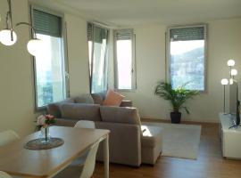 Espectacular apartamento de alquiler en Santa Coloma Barcelona、Santa Coloma de Gramanetのホテル