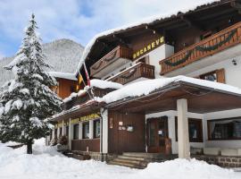 Hotel Bucaneve, hotel u gradu 'Moena'