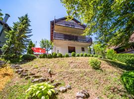 Amazing Home In Duga Resa With House A Panoramic View, vacation home in Duga Resa