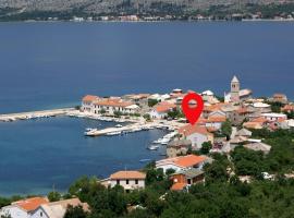 Apartments by the sea Vinjerac, Zadar - 3093, hotell i Vinjerac