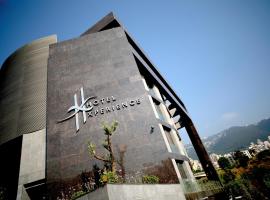 Hotel Xperience, hotel in Jounieh